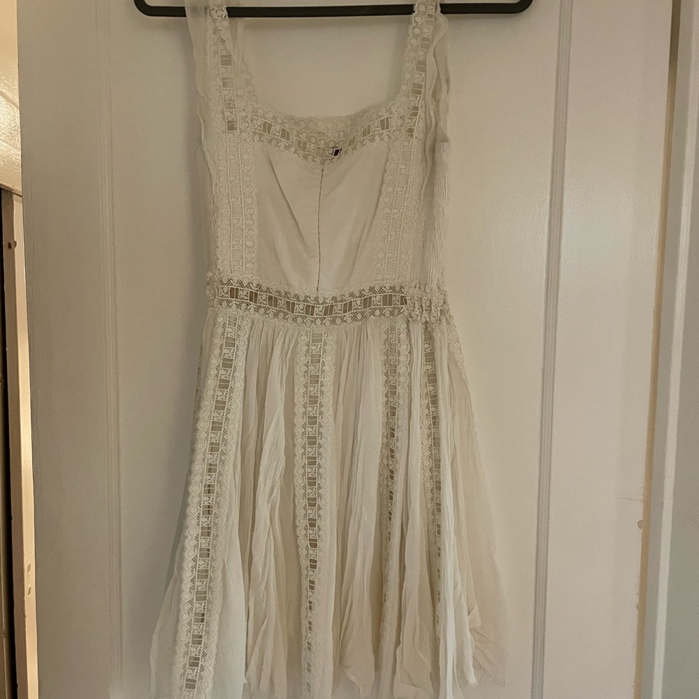 Elegant White Lace Dress